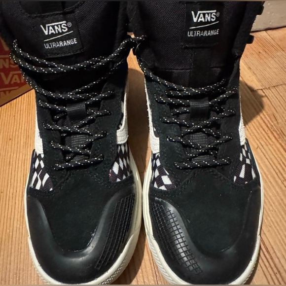 Vans Ultrange Exo Hi Black and White Sneakers NIB - Picture 3 of 8